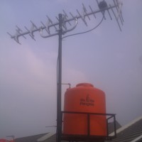Pekerja Pencari Signal Jasa Pasang antena Tv Bintara