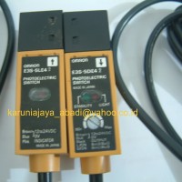 E3S-5E42 Omron Photoelectric Switch , sensing distance 5 meter , 12 to 24VDC