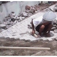 Jasa Pemasangan Paving Block / Bongkar dan Pasang Paving Block Amblas Rusak Halaman Kantor