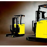 REACH TRUCK