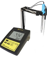 pH/Temperature Laboratory Bench Meter