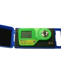 Digital Brix Refractometer in Protective Padded Hardshell Case