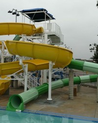  Seluncuran Waterpark Spiral Body Slide