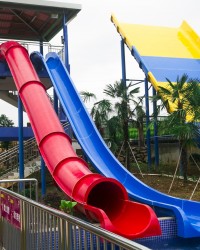 Wahana Prosotan Waterboom Jump Slide