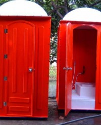 kami menyediakan toilet portable dalam berbagai sanitasi di lingkungan proyek dipindah2 sesuai denga