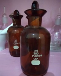 BOD Bottle Pyrex USA 300 ml Amber