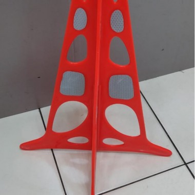 portable triangle traffic reflective,segitiga pengaman darurat dijalan